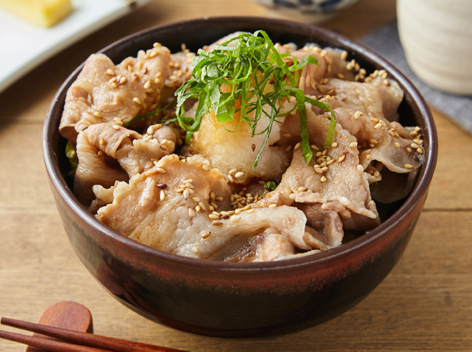 松坂豚のステーキ醤油丼